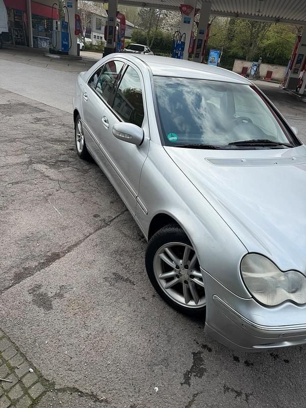 Gebraucht Mercedes C220 143 PS (105 kW) 2002 Grau Limousine