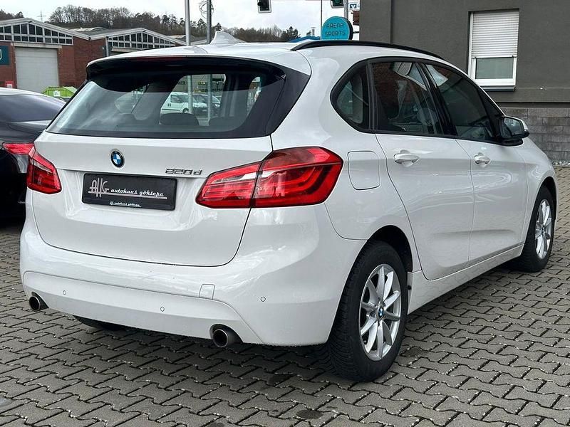Gebraucht BMW 220 Active Tourer Basis 190 PS (139 kW) 2015 Weiß Van / Kleinbus
