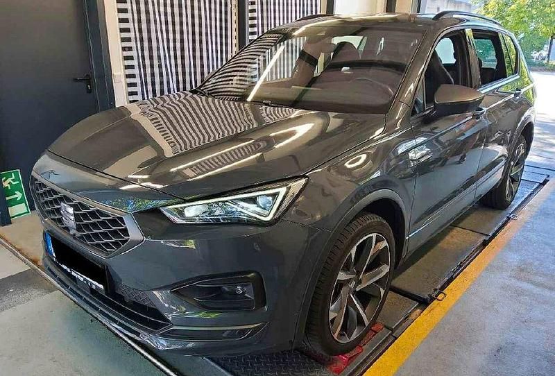 Grau Gebraucht 2021 Seat Tarraco FR SUV | 31.850 € (Fairer Preis) - Bild 1/4