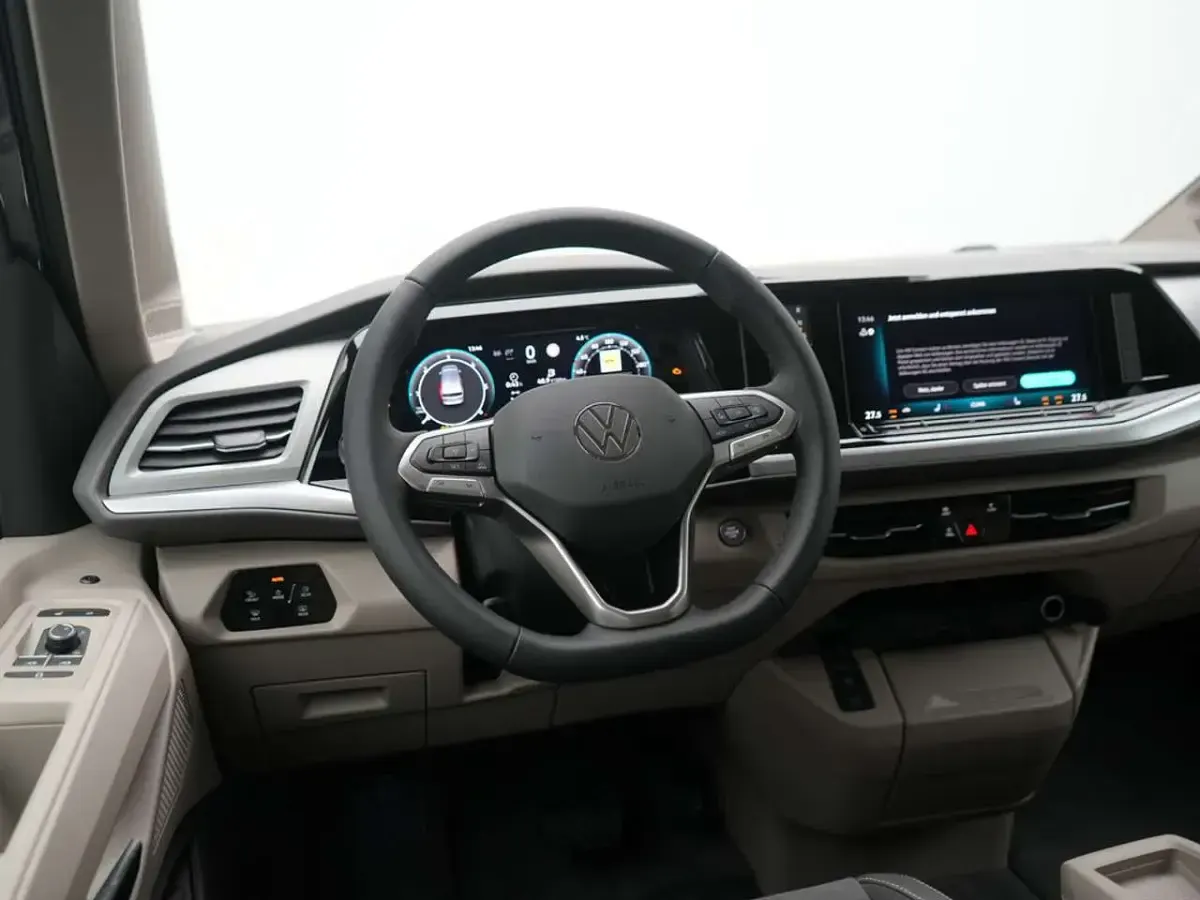 Gebraucht VW Multivan Edition 150 PS (110 kW) 2026 Schwarz Van / Kleinbus