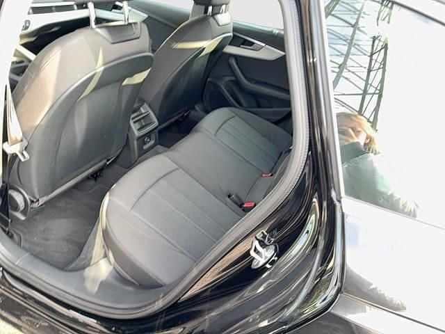 Second-hand Audi A4 163 CP (119 kW) 2024 Negru Break