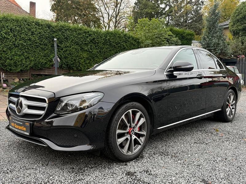 Schwarz Gebraucht 2017 Mercedes E350 Limousine | 30.990 € (Fairer Preis) - Bild 1/4