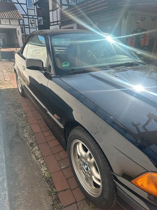Gebraucht BMW 318 Cabriolet 116 PS (85 kW) 1995 Schwarz Cabrio