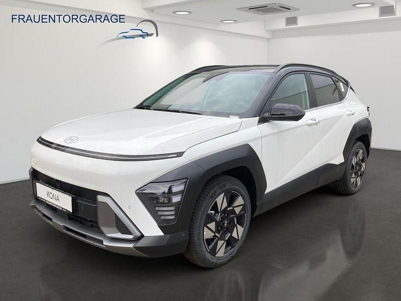 Serenity white / abyss bl Neu 2025 Hyundai Kona Prime SUV | 30.985 € (Fairer Preis) - Bild 1/4