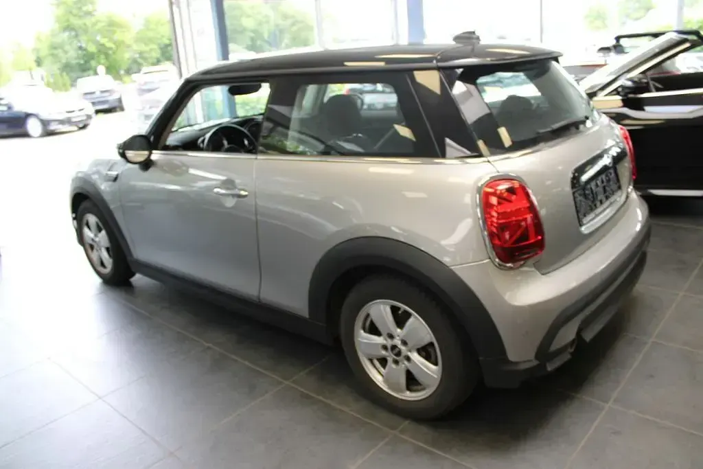 Gebraucht Mini Cooper Essential 136 PS (100 kW) 2022 Silber Kleinwagen