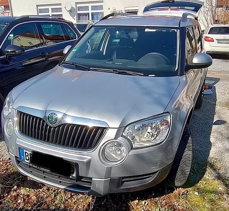 Gebraucht Skoda Yeti 105 PS (77 kW) 2015 Grau SUV