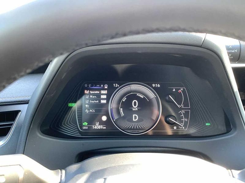 Gebraucht Lexus UX 250h 184 PS (135 kW) 2023 Weiß SUV