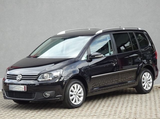 Schwarz Gebraucht 2011 VW Touran Highline Van / Kleinbus | 12.980 € (Teuer) - Bild 1/3