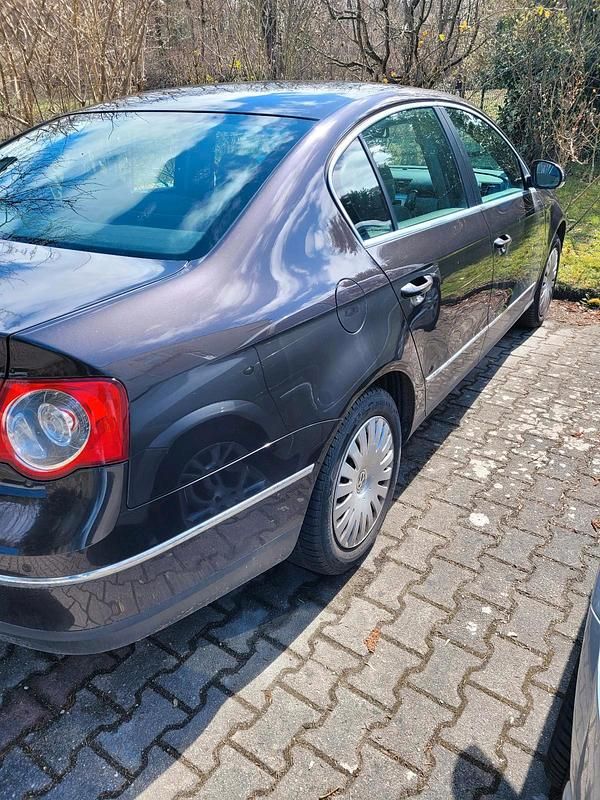 Gebraucht VW Passat 140 PS (102 kW) 2008 Braun Limousine