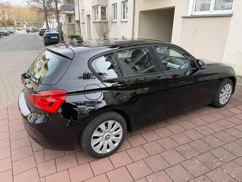 Gebraucht BMW 118 Advantage 136 PS (100 kW) 2018 Schwarz Kleinwagen