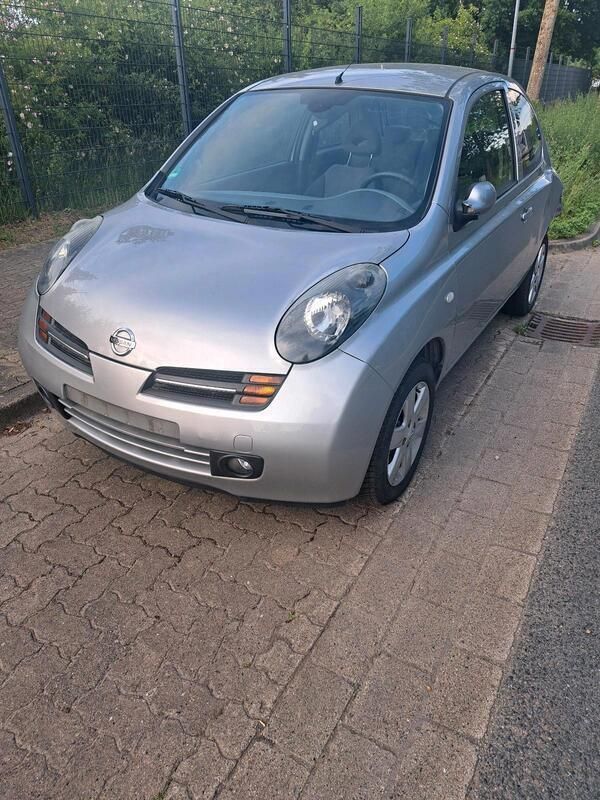 Grau Gebraucht 2003 Nissan Micra Kleinwagen | 350 € - Bild 1/4