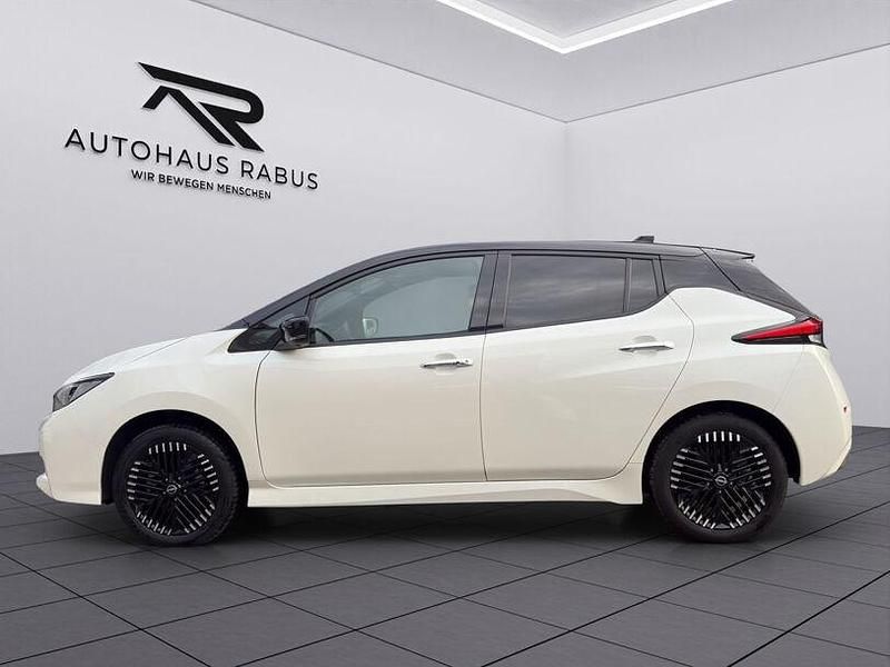 Gebraucht Nissan Leaf Tekna 160 kW (218 PS) 2024 Pearl white pearleffekt/dach black met (metallic) Kleinwagen