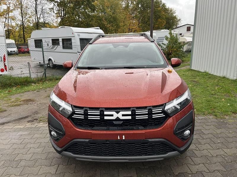 Neu Dacia Jogger Expression 91 PS (66 kW) 2025 Braun Van / Kleinbus