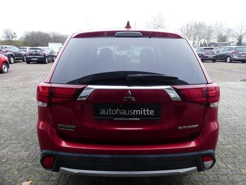 Gebraucht Mitsubishi Outlander Edition 150 PS (110 kW) 2018 Rot SUV