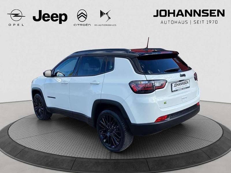 Gebraucht Jeep Compass 131 PS (96 kW) 2023 Alpine white (vr296) SUV