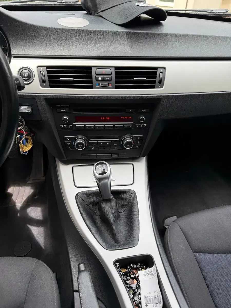 Gebraucht BMW 318 143 PS (105 kW) 2010 Grau Kombi