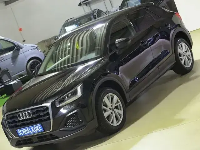 Używany Audi Q2 Basis 150 KM (110 kW) 2022 Czarny SUV