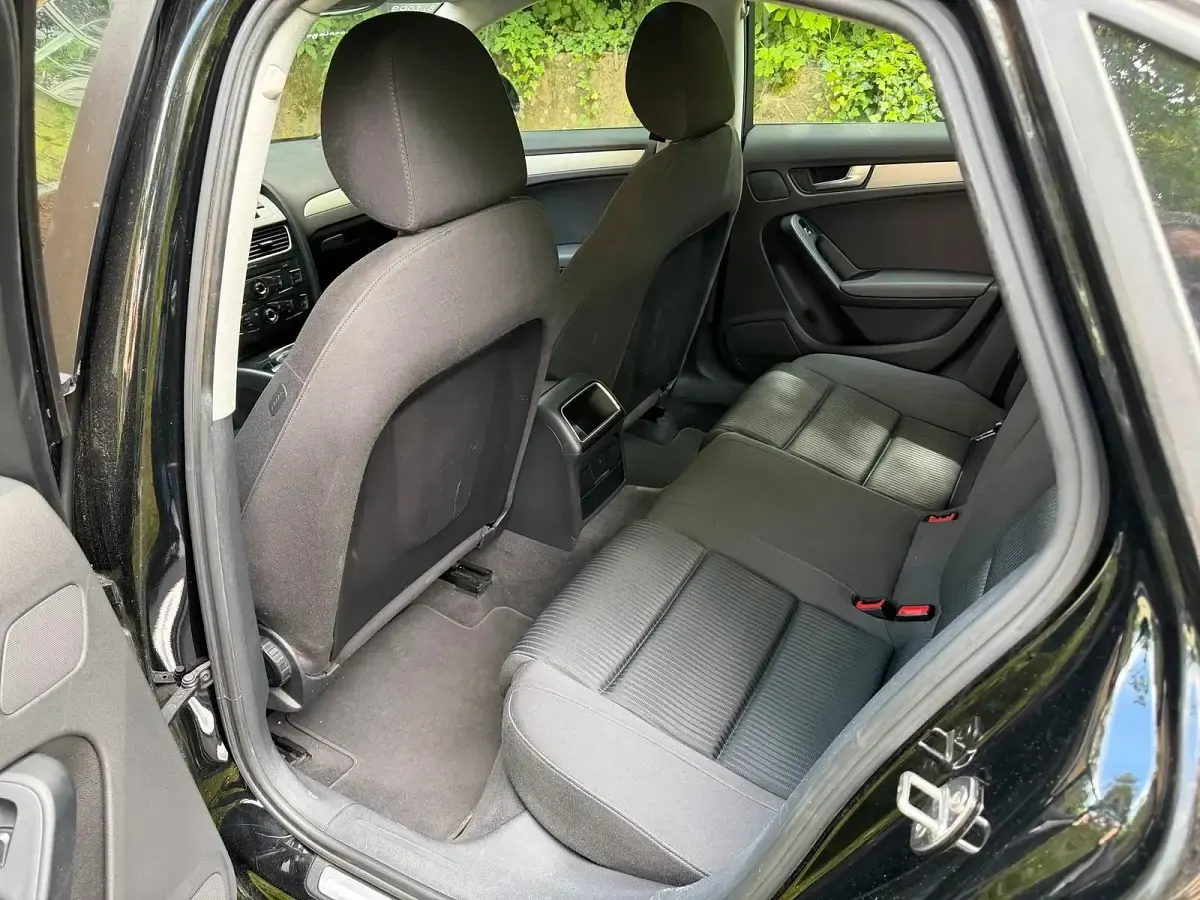 Gebraucht Audi A4 120 PS (88 kW) 2009 Schwarz Limousine