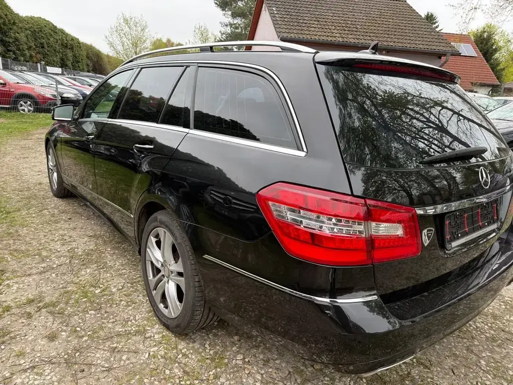 Second-hand Mercedes E350 265 CP (194 kW) 2011 Negru Break