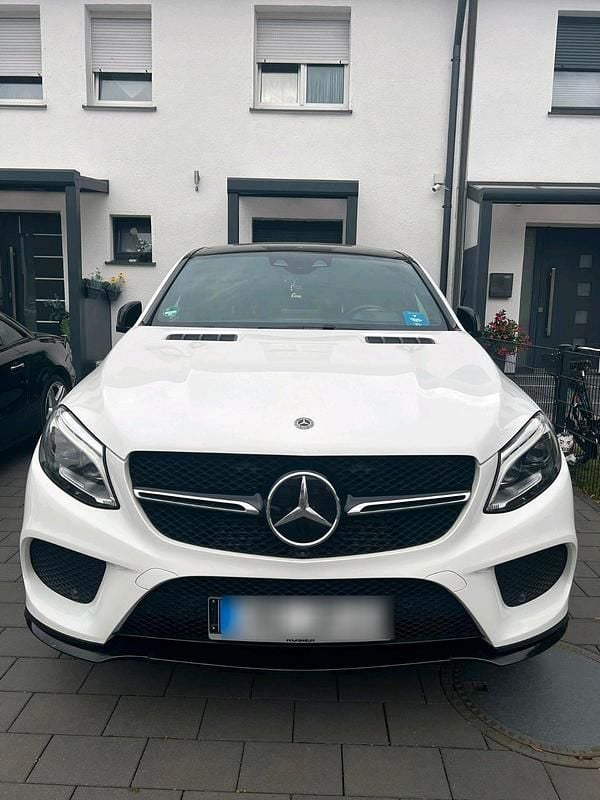 Weiß Gebraucht 2019 Mercedes GLE350 Night Coupé | 39.500 € (Fairer Preis) - Bild 1/4
