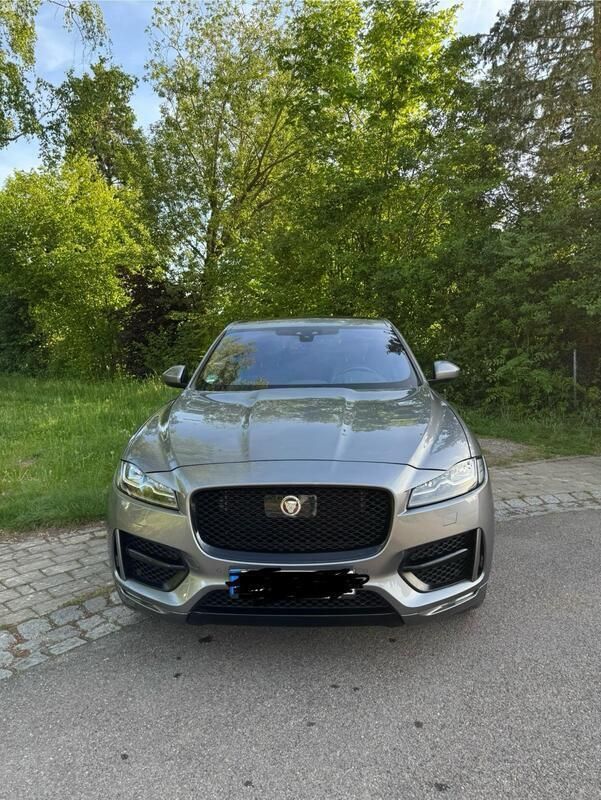 Grau Gebraucht 2019 Jaguar F-Pace R-Sport SUV | 29.500 € (Superpreis) - Bild 1/4