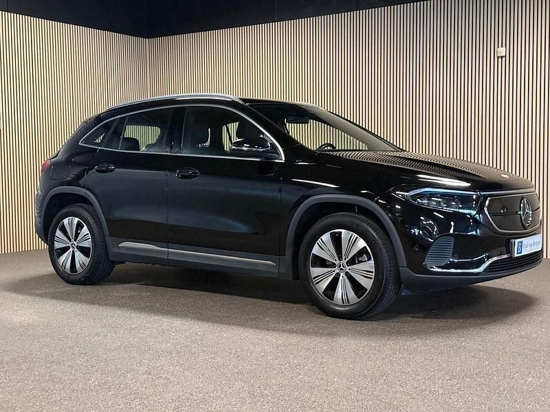 Gebraucht Mercedes EQA250 139 kW (190 PS) 2021 Schwarz SUV