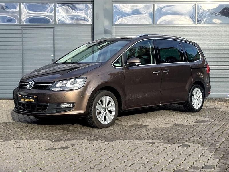 Braun Gebraucht 2013 VW Sharan Life Van / Kleinbus | 15.400 € (Fairer Preis) - Bild 1/4