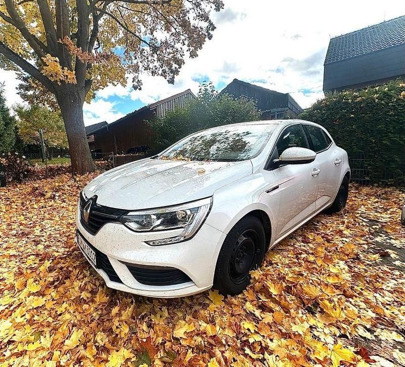 Weiß Gebraucht 2018 Renault Mégane IV LIMITED Limousine | 10.000 € (Guter Preis) - Bild 1/1