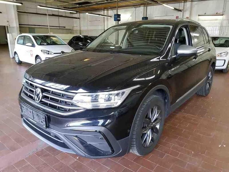 Schwarz Gebraucht 2022 VW Tiguan Allspace SUV | 27.399 € (Fairer Preis) - Bild 1/4