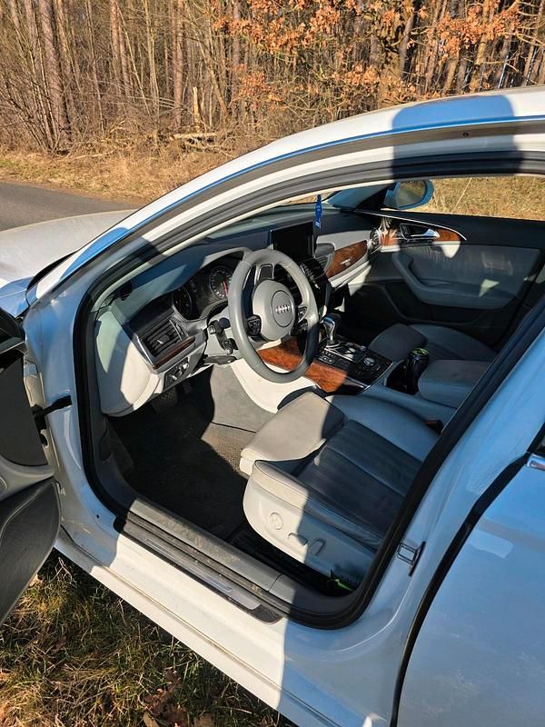 Gebraucht Audi A6 Ambiente 299 PS (219 kW) 2011 Weiß Limousine