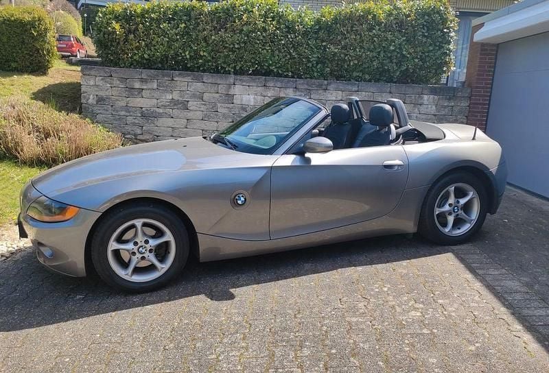 Gebraucht BMW Z4 170 PS (125 kW) 2005 Grau Cabrio