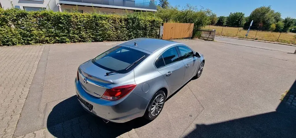 Gebraucht Opel Insignia Sport 220 PS (161 kW) 2010 Silber Limousine
