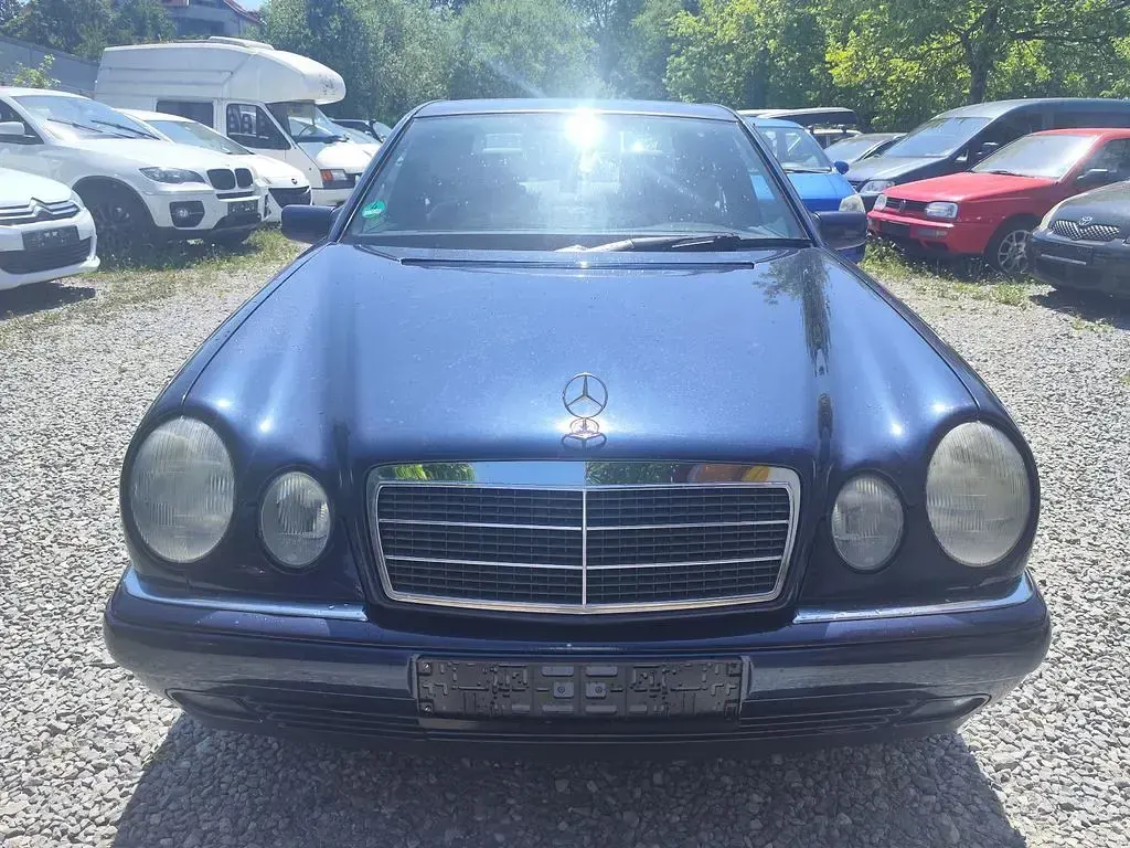Gebraucht Mercedes E230 Elegance 150 PS (110 kW) 1996 Blau Limousine