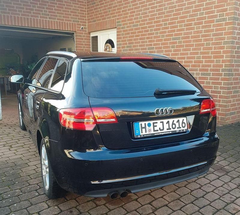 Schwarz Gebraucht 2012 Audi A3 Limousine | 8.950 € (Guter Preis) - Bild 1/4