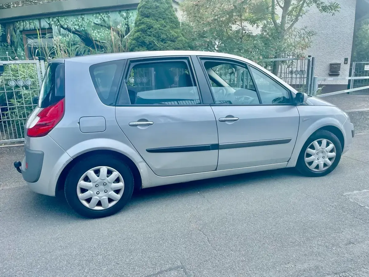 Gebraucht Renault Clio II 111 PS (81 kW) 2007 Silber Limousine