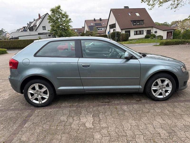 Second-hand Audi A3 Ambition 102 CP (75 kW) 2010 Argintiu Hatchback