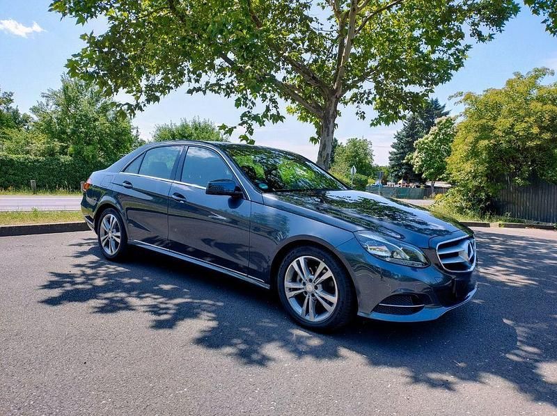 Gebraucht Mercedes E200 Avantgarde 184 PS (135 kW) 2014 Grau Limousine