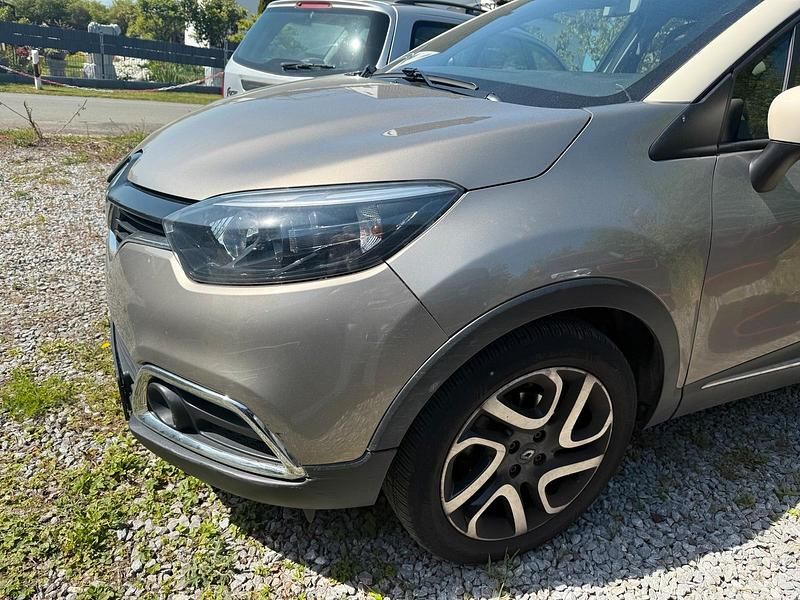 Usata Renault Captur Experience 90 CV (66 kW) 2015 Beige SUV