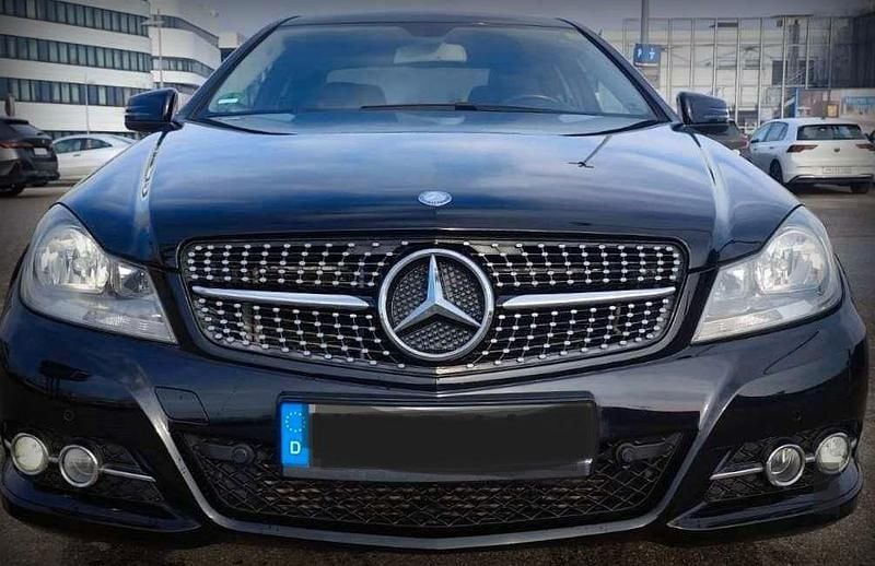 Gebraucht Mercedes C180 156 PS (114 kW) 2014 Schwarz Coupé