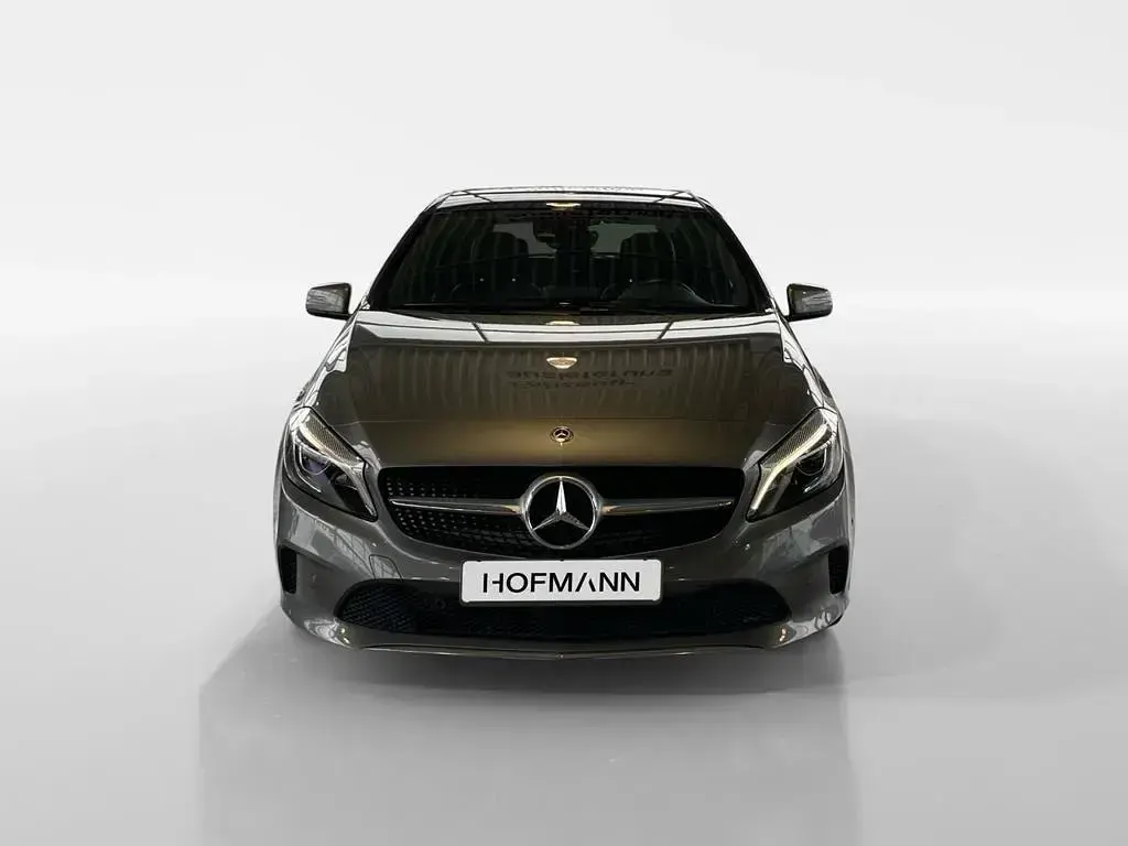 Gebraucht Mercedes A250 Urban 211 PS (155 kW) 2017 Mountaingrau  met. Limousine