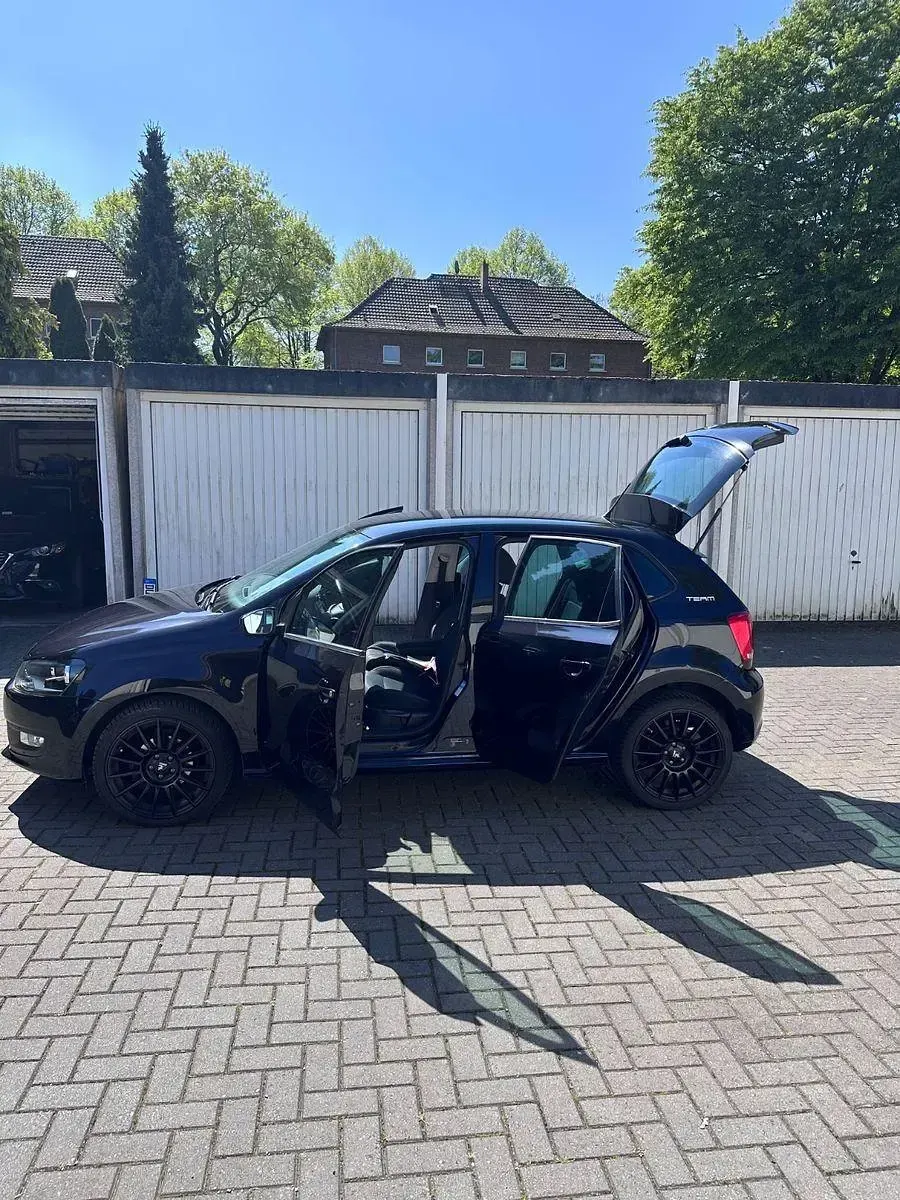 Gebraucht VW Polo 60 PS (44 kW) 2011 Schwarz Kleinwagen