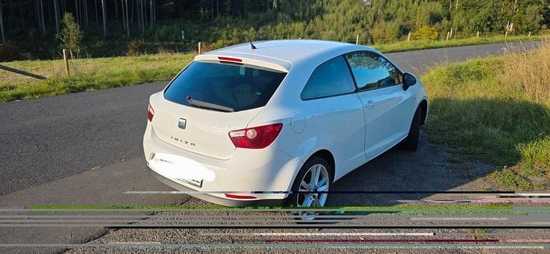 Weiß Gebraucht 2010 Seat Ibiza SC Sport Kleinwagen | 3.250 € (Guter Preis) - Bild 1/4