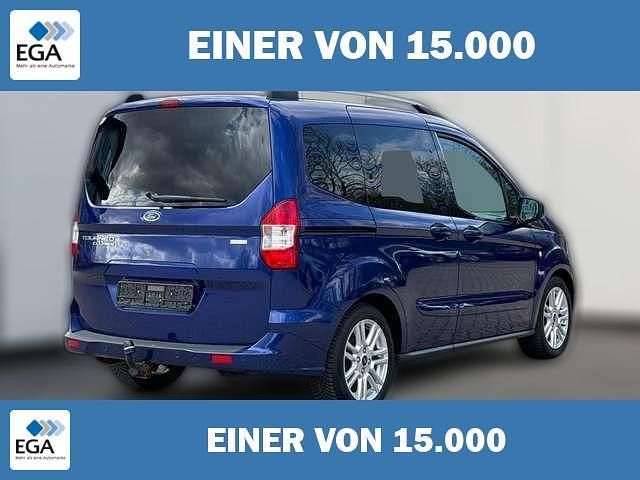 Gebraucht Ford Tourneo Courier Titanium 101 PS (74 kW) 2018 Blau metallic Van / Kleinbus