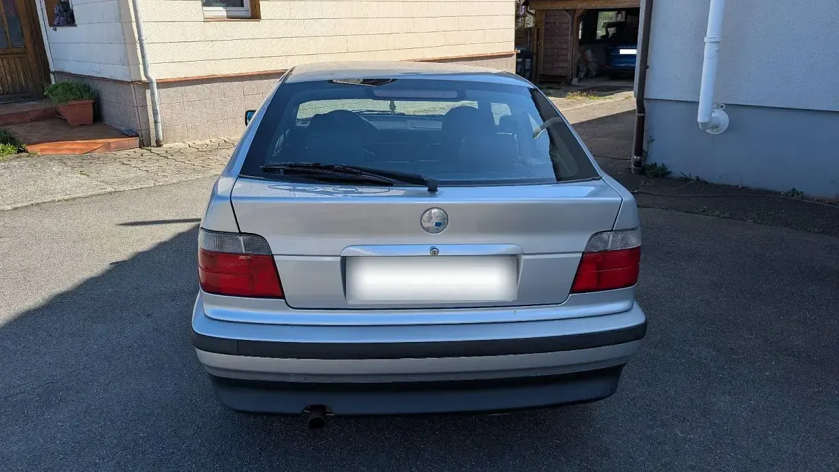Gebraucht BMW 318 Compact Basis 140 PS (102 kW) 1998 Silber Kleinwagen
