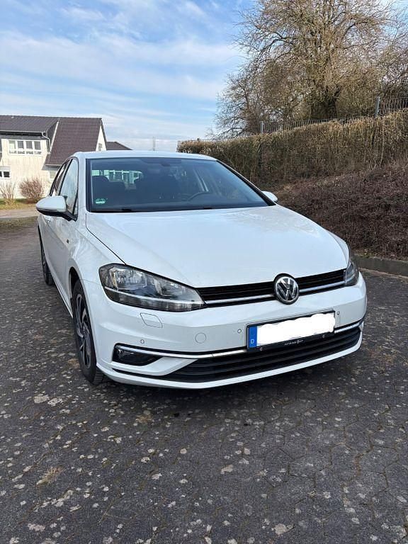 Weiß Gebraucht 2019 VW Golf Join Limousine | 11.400 € (Fairer Preis) - Bild 1/4
