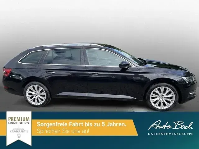 Gebraucht Skoda Superb Style 200 PS (147 kW) 2023 Blackmagic perleffekt Kombi