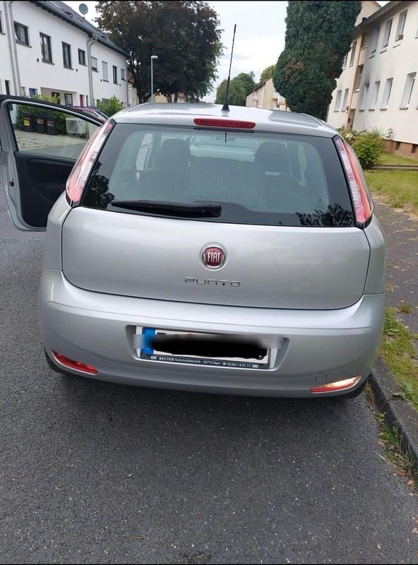 Gebraucht Fiat Punto 84 PS (61 kW) 2013 Silber Kleinwagen