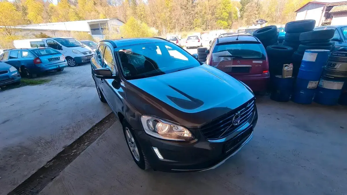 Gebraucht Volvo XC60 150 PS (110 kW) 2016 Braun SUV