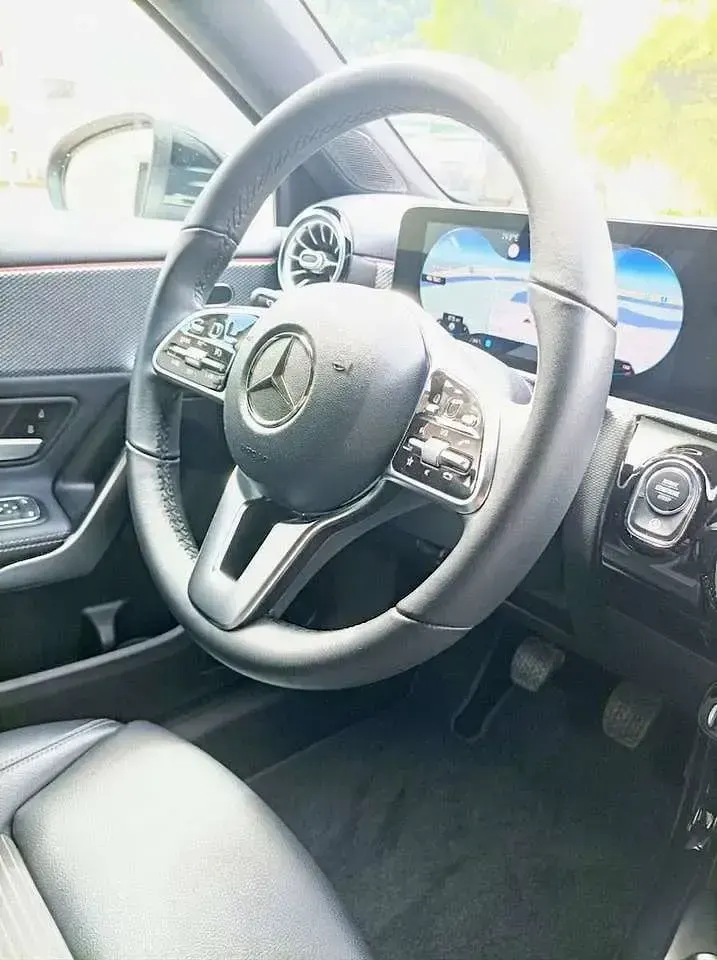 Gebraucht Mercedes A180 Progressive 136 PS (100 kW) 2020 Schwarz Limousine
