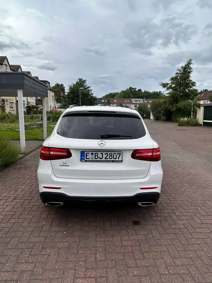 Gebraucht Mercedes GLC250 AMG line 211 PS (155 kW) 2018 Weiß SUV